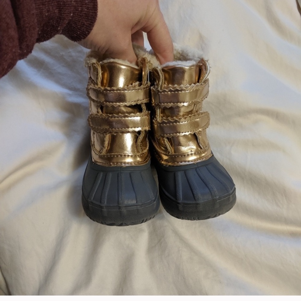 Gymboree rose gold duck boots